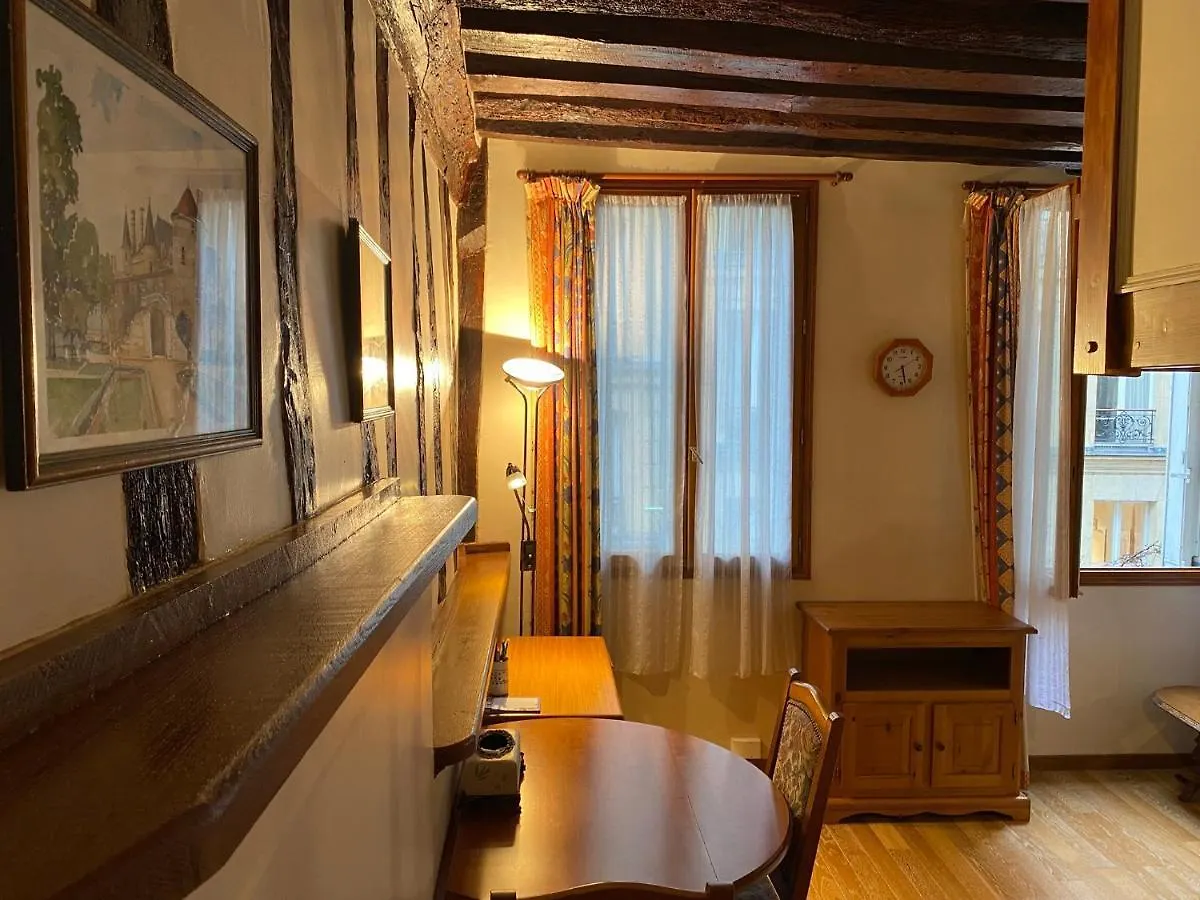 Quatre Reves A Lutece Apartment Paris France